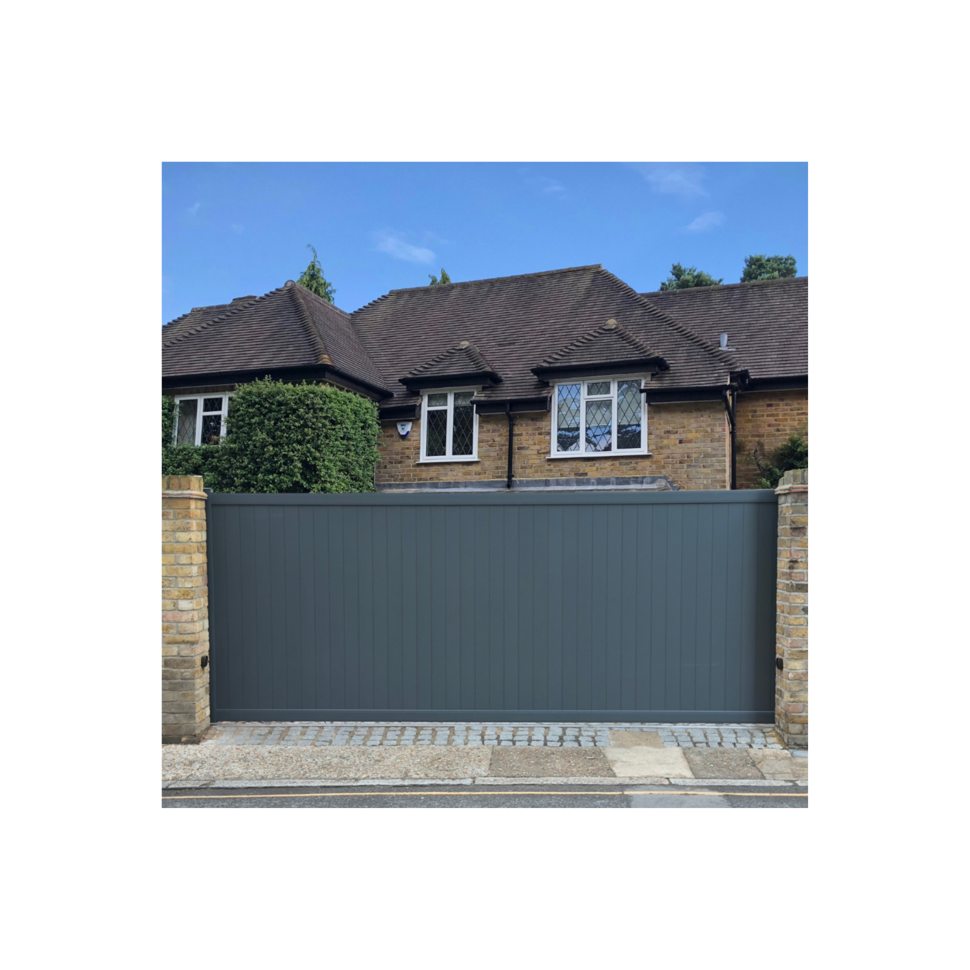 slab amaicy vertical slatted aluminium driveway gate